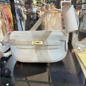 Hermes White Leather Shoulder Bag with Gold-Tone Turn Lock